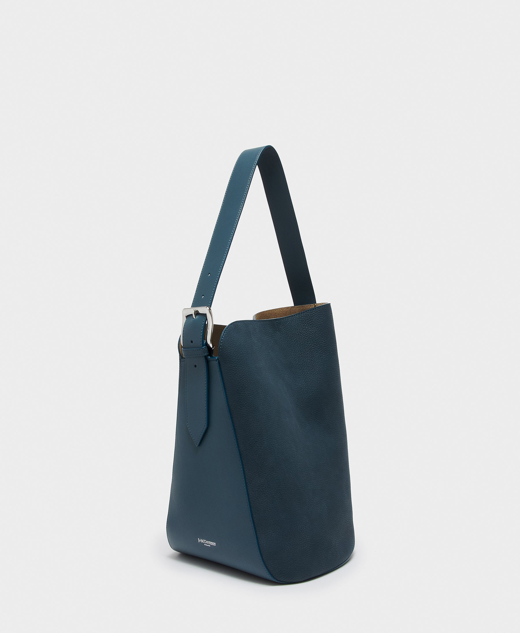 Quiver Bucket