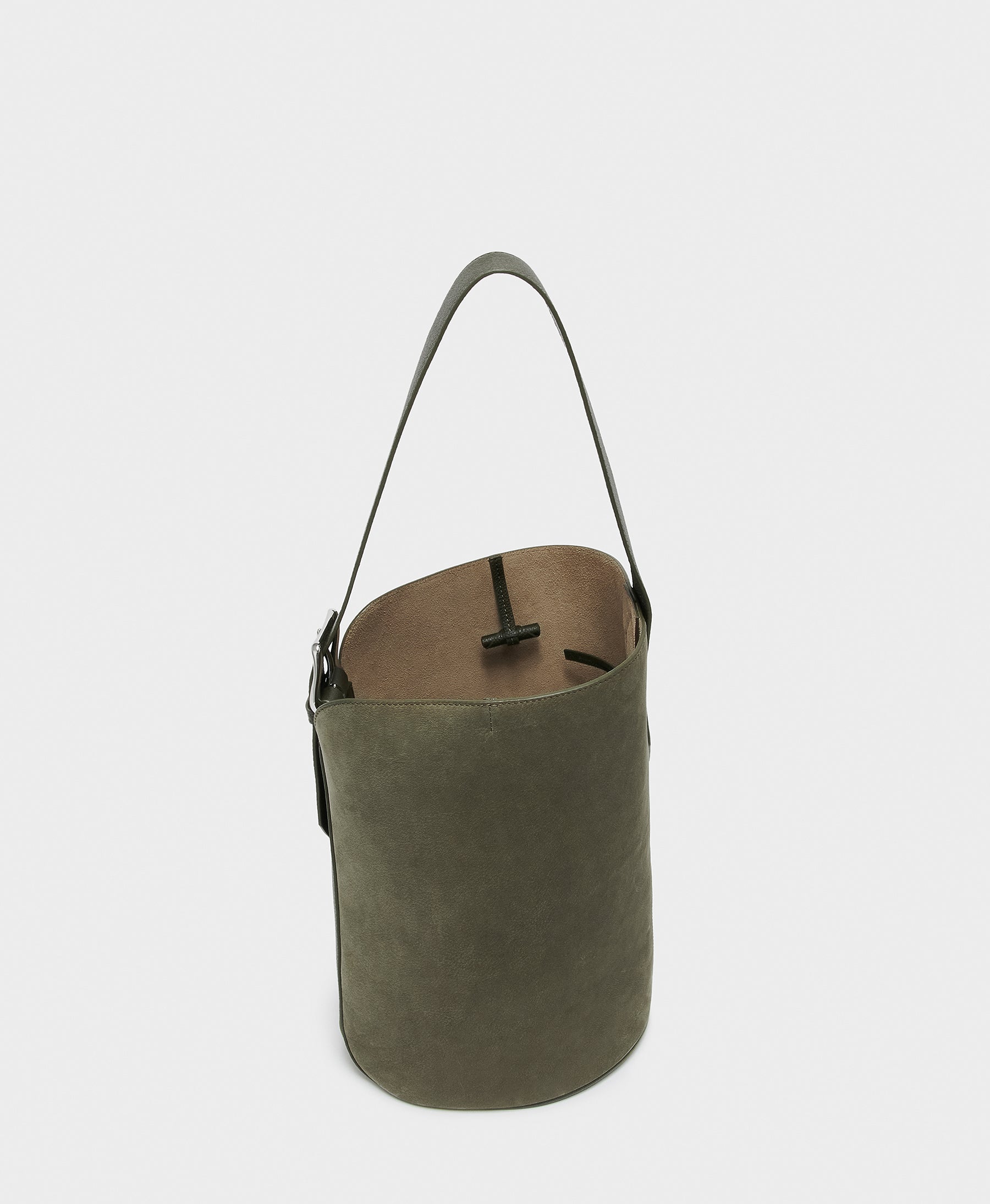 Quiver Bucket