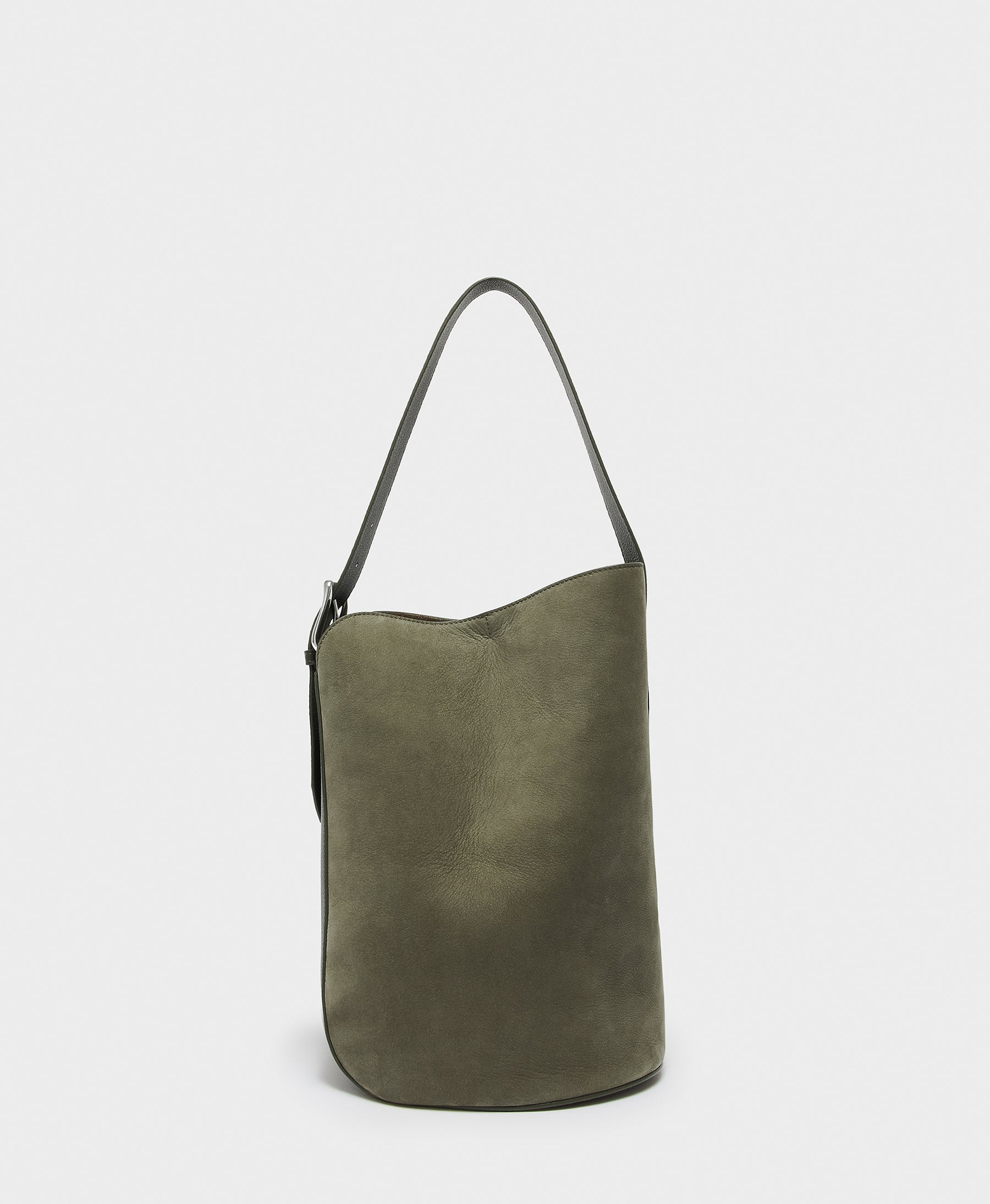 Quiver Bucket
