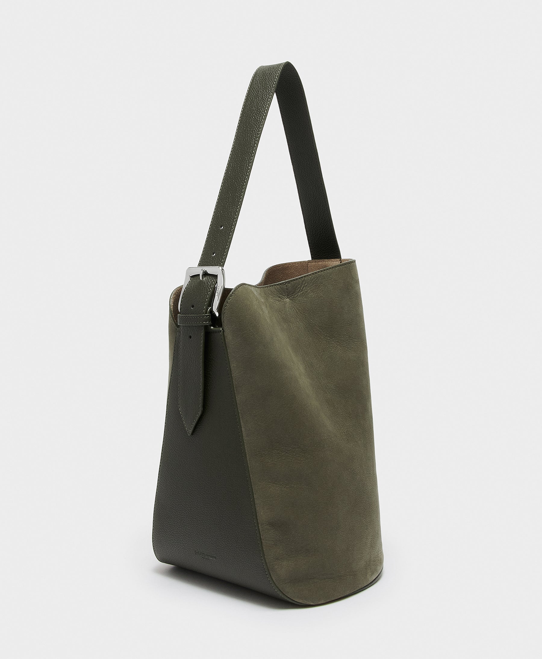 Quiver Bucket